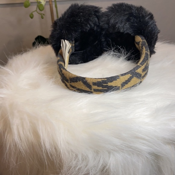 Michael Kors Signature Ear Muffs - Picture 3 of 5